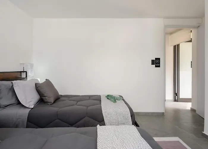 Wtc 1 Block Away - Total Comfort